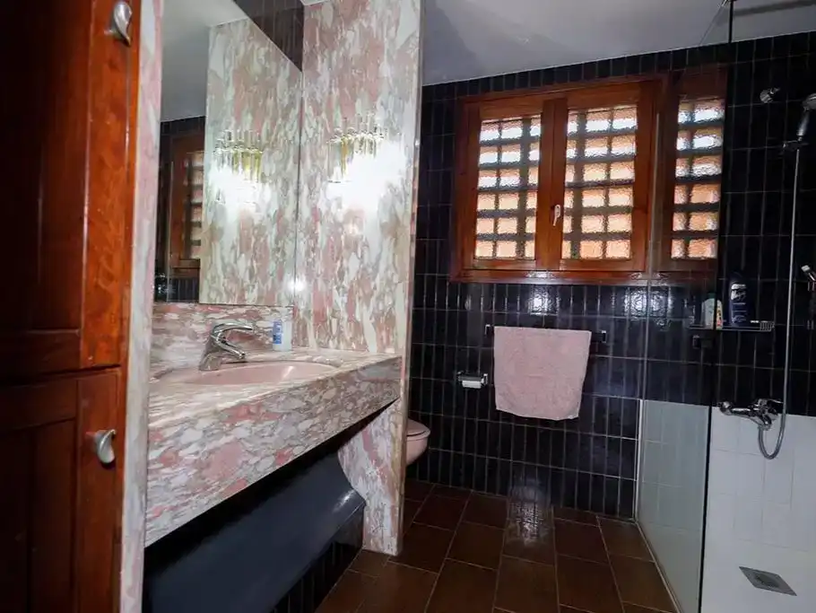 Bany de Casa o xalet en venda en La Garriga amb Aire condicionat, Jardí privat i Traster