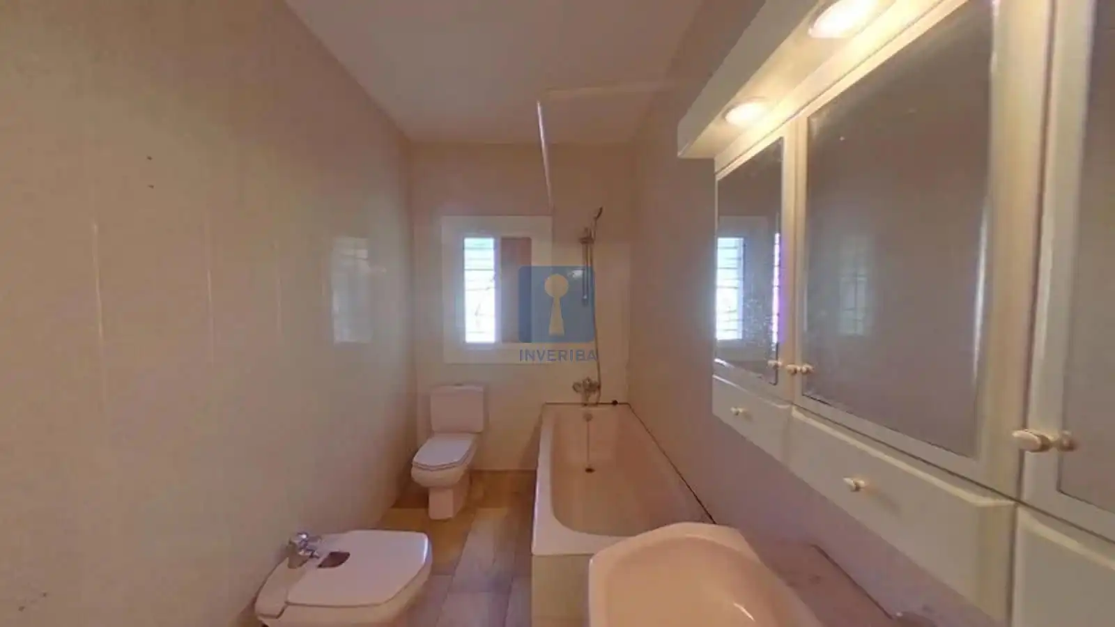 Baño de Casa o chalet en venta en Esparreguera con Calefacción, Jardín privado y Trastero