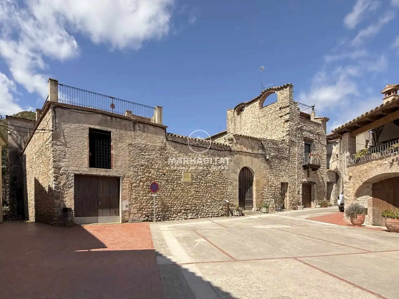 Vista exterior de Finca rústica en venta en Boadella i les Escaules con Jardín privado y Terraza
