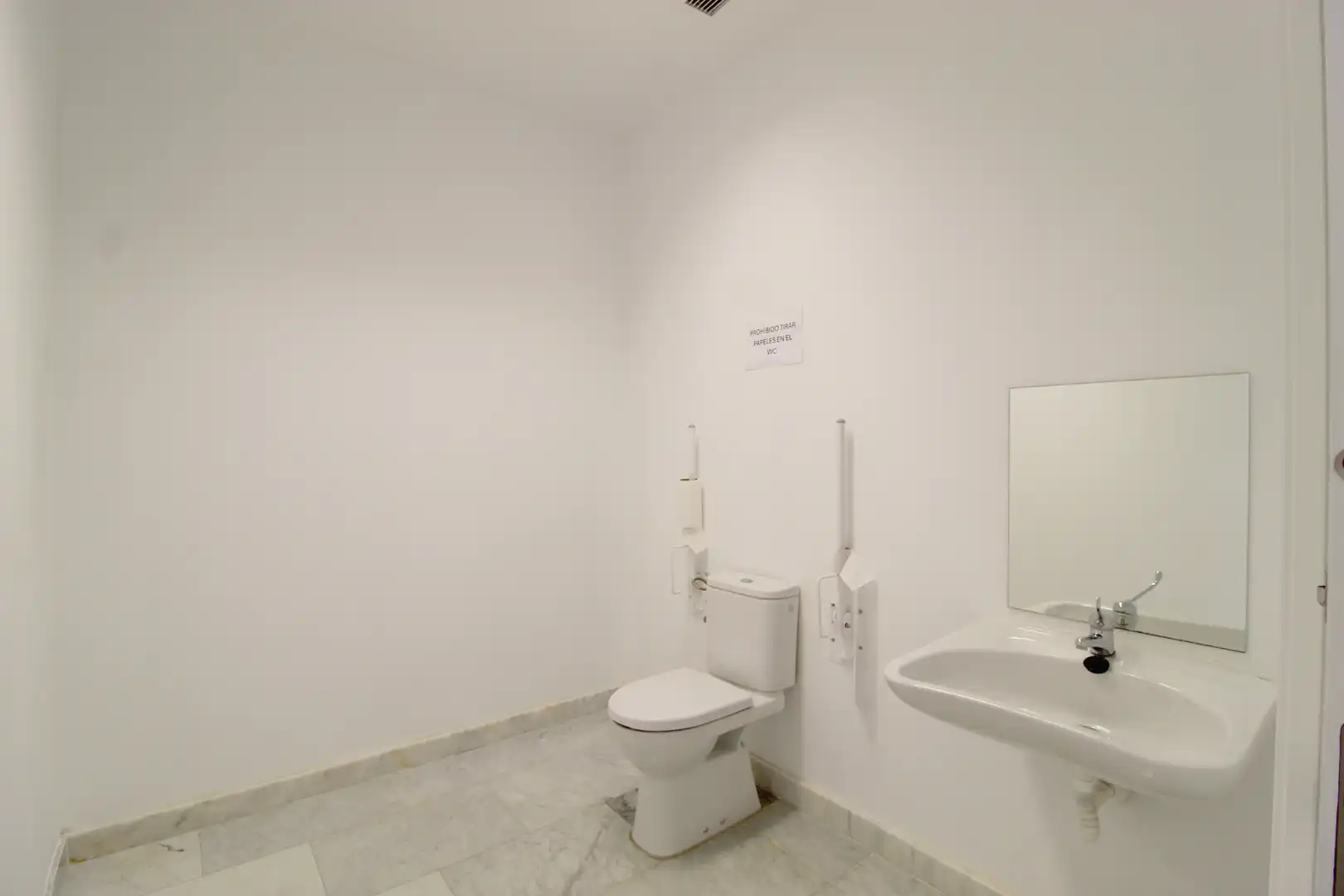 Baño de Local de alquiler en Las Palmas de Gran Canaria