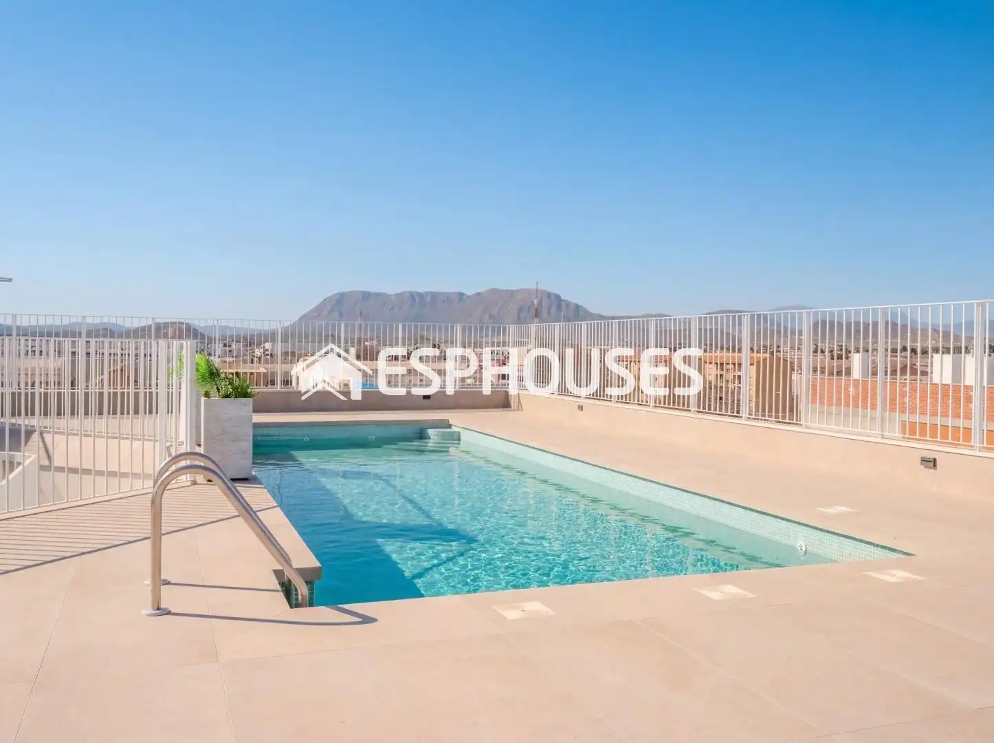 Piscina de Piso en venta en Alicante / Alacant con Trastero, Balcón y Piscina comunitaria