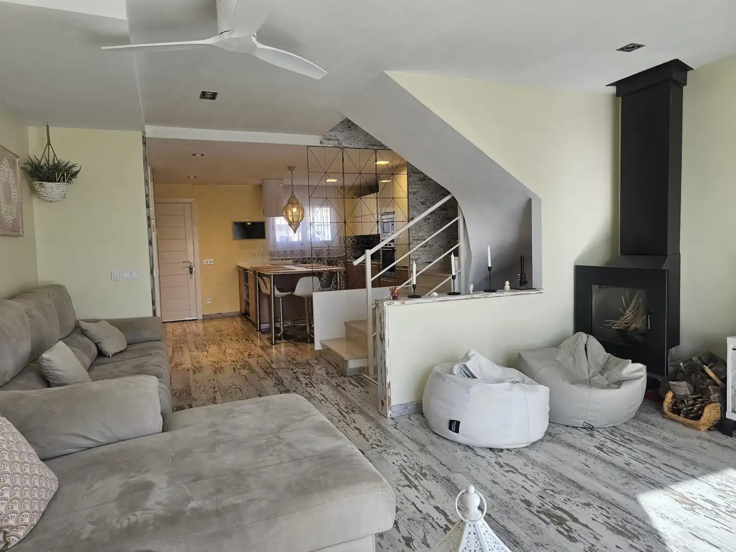 Sala de estar de Casa o chalet en venta en Esparreguera con Calefacción, Jardín privado y Parquet