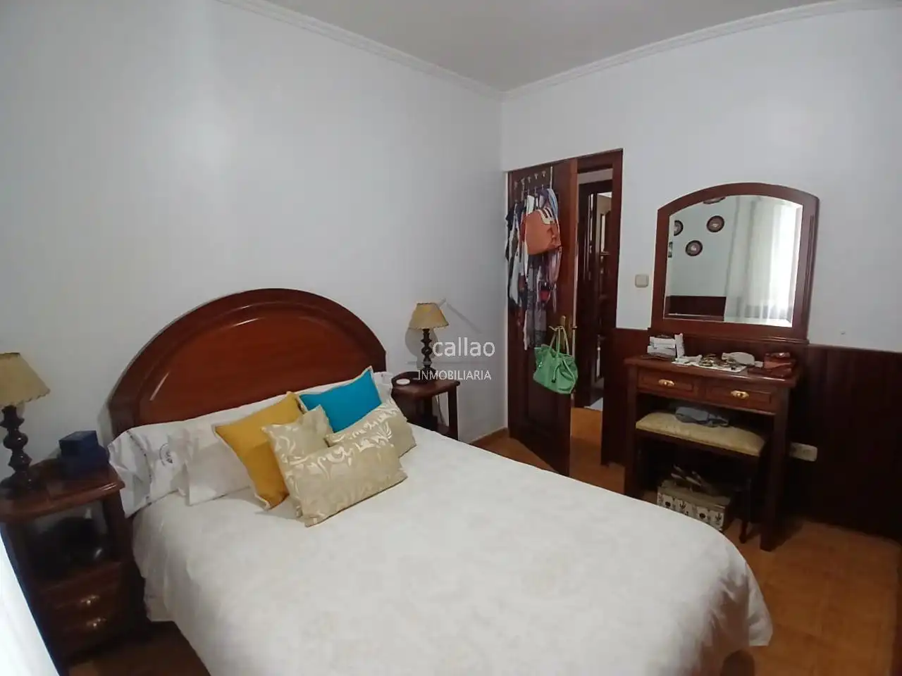 Dormitori de Casa o xalet en venda en Ferrol amb Calefacció, Jardí privat i Traster