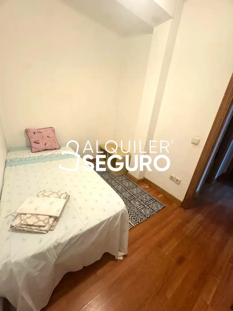 Habitación de Piso de alquiler en Bargas con Aire acondicionado, Trastero y Amueblado