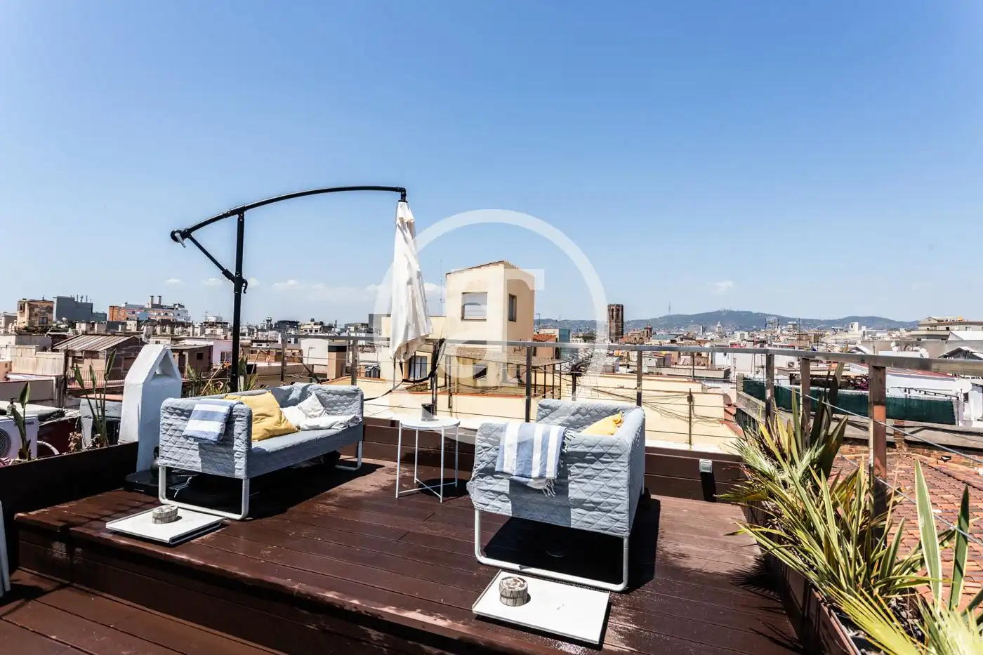 Terraza de Ático de alquiler en  Barcelona Capital con Aire acondicionado, Calefacción y Amueblado