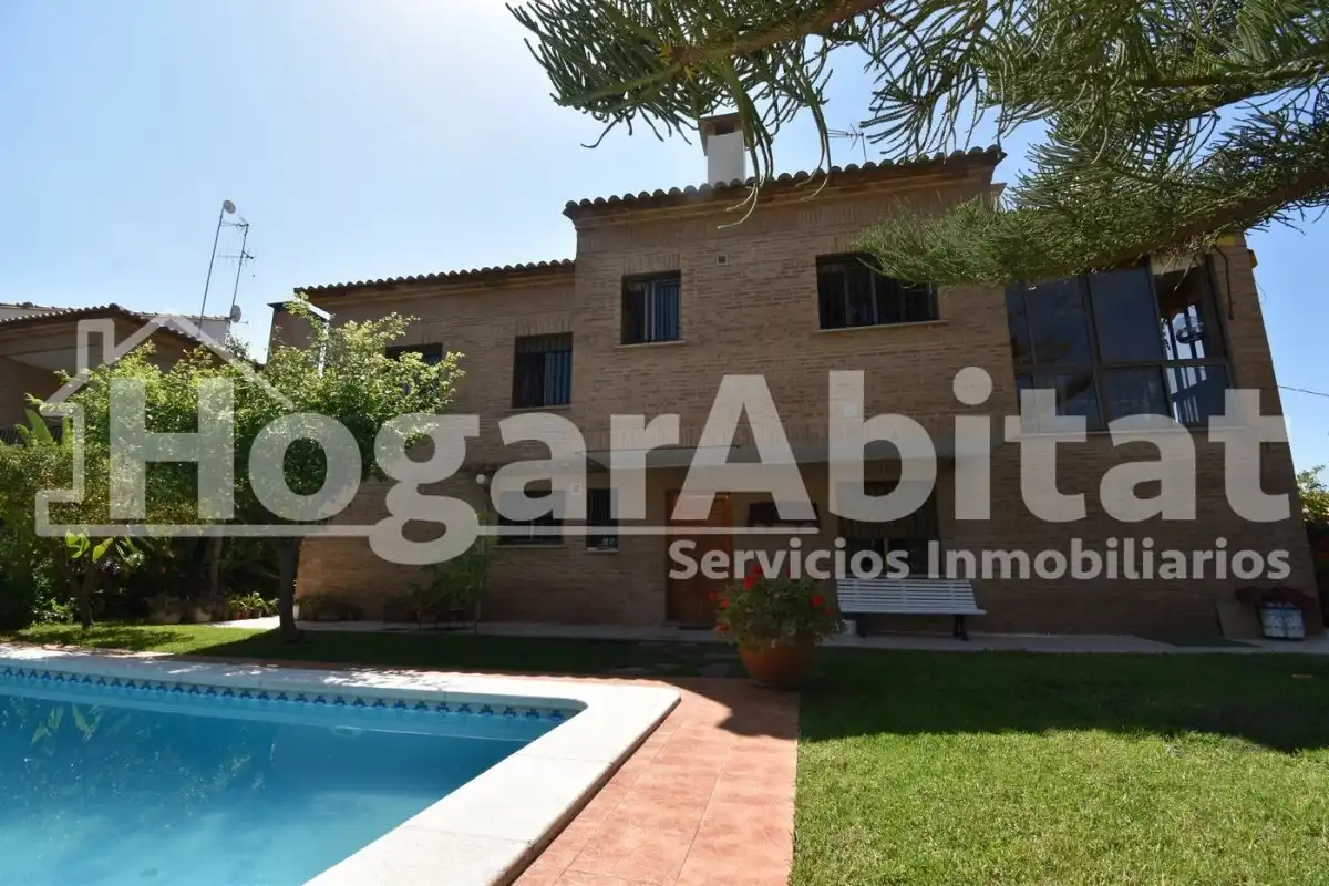 Vista exterior de Casa o xalet en venda en Burriana / Borriana amb Calefacció, Jardí privat i Terrassa