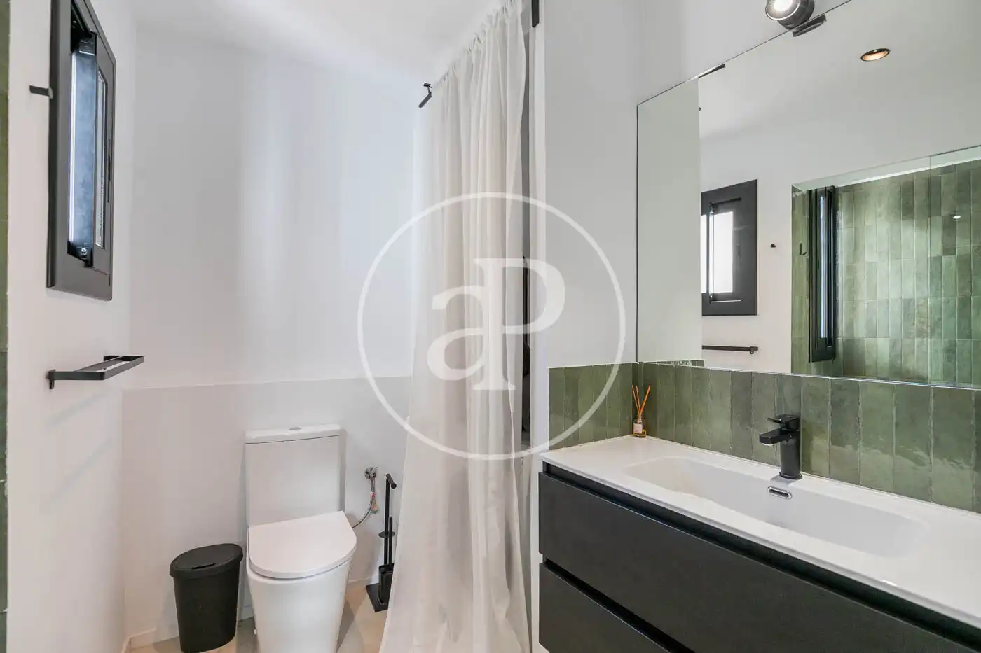 Baño de Piso en venta en Barcelona con Aire acondicionado, Calefacción y Amueblado