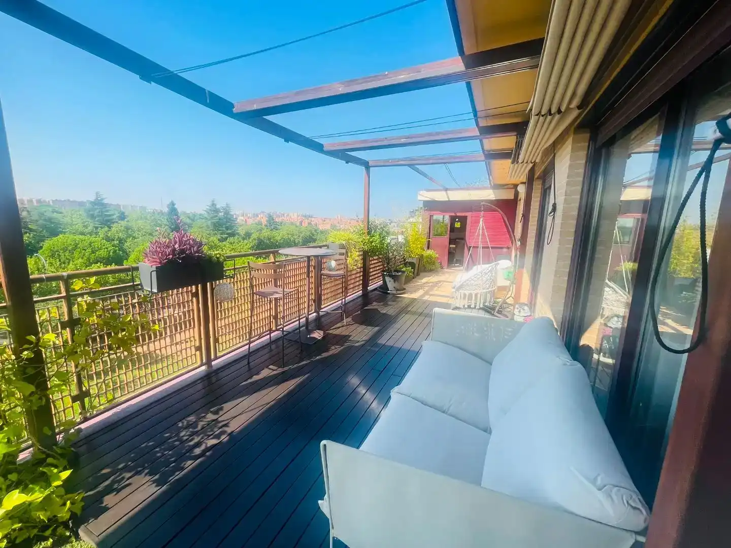 Terraza de Ático de alquiler en  Madrid Capital con Aire acondicionado y Piscina