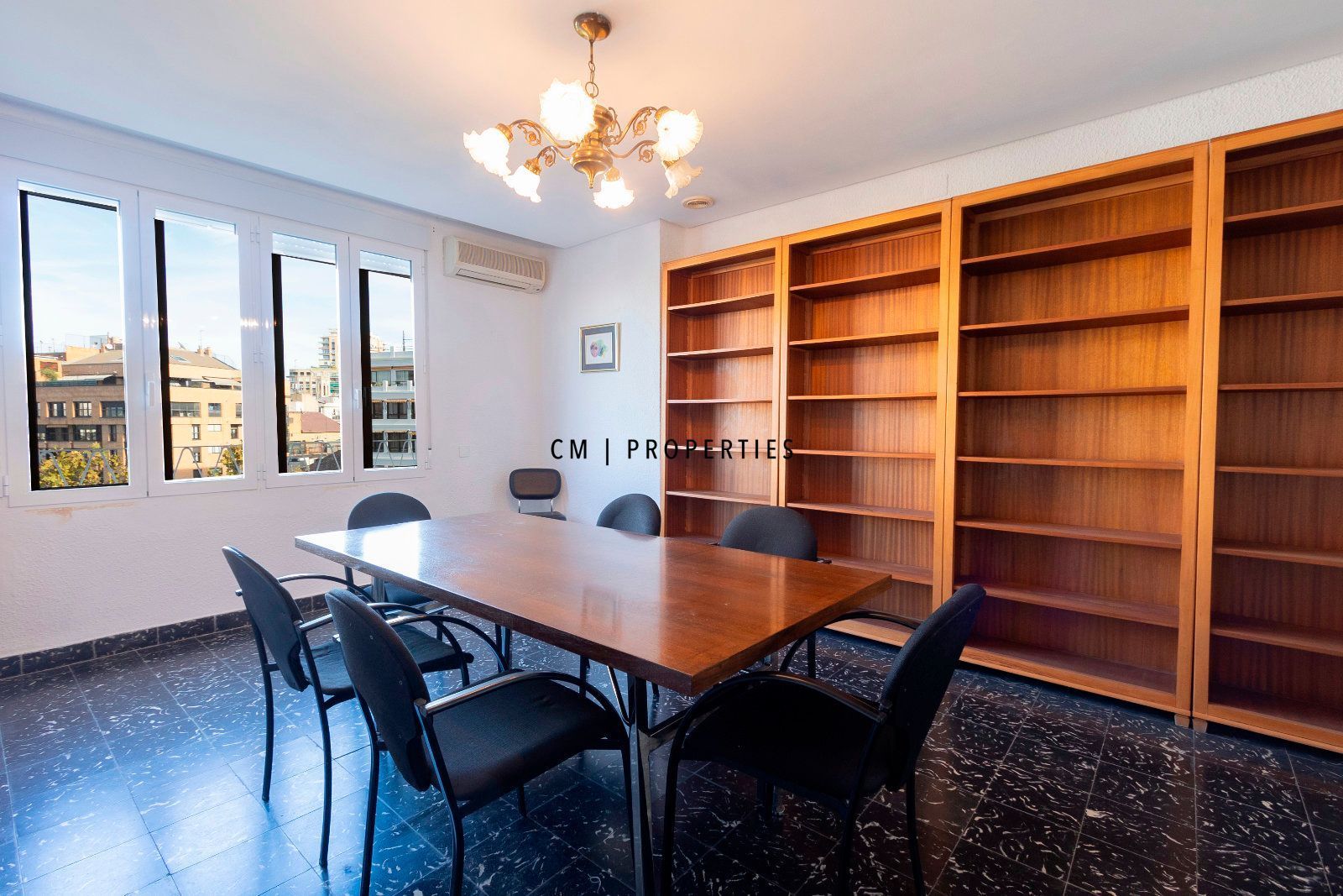 Oficina de alquiler en  Valencia Capital con Aire acondicionado, Calefacción y Amueblado