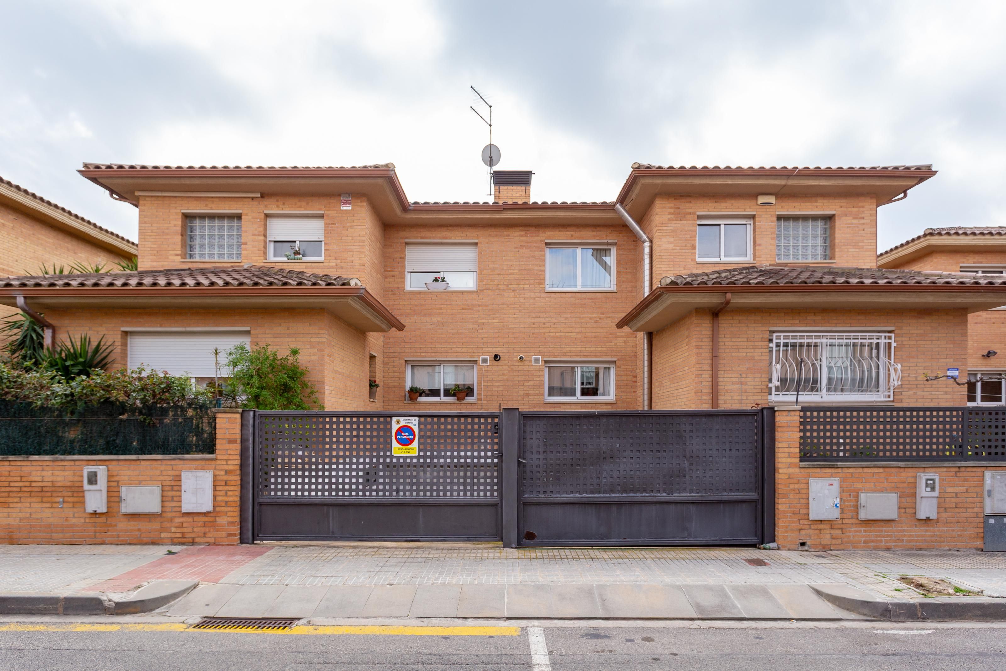 Vista exterior de Casa adosada en venta en Cambrils con Calefacción, Jardín privado y Terraza