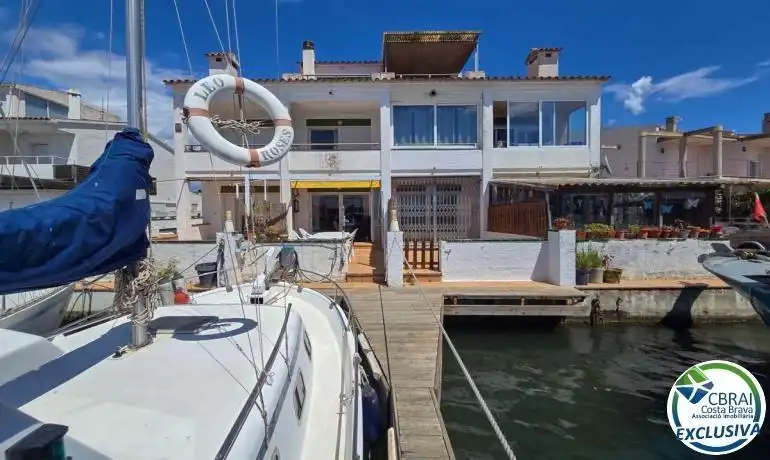 Maison avec piscine à vendre à Calle DEL CAP LLARG 23