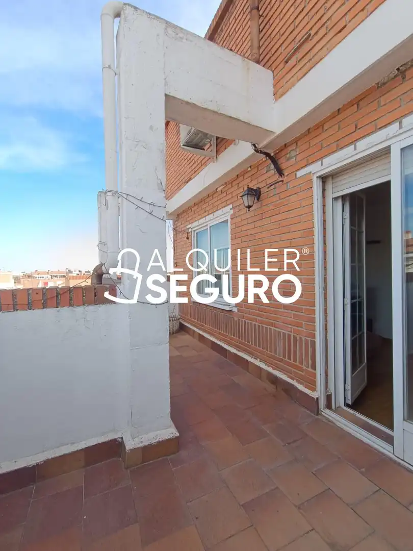 Vista exterior de Ático de alquiler en Getafe con Aire acondicionado, Calefacción y Terraza