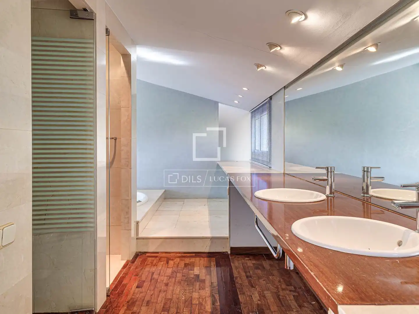 Baño de Casa o chalet de alquiler en Sant Just Desvern con Aire acondicionado, Calefacción y Jardín privado