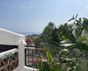 Vista exterior de Planta baixa en venda en Benalmádena amb Aire condicionat, Terrassa i Piscina