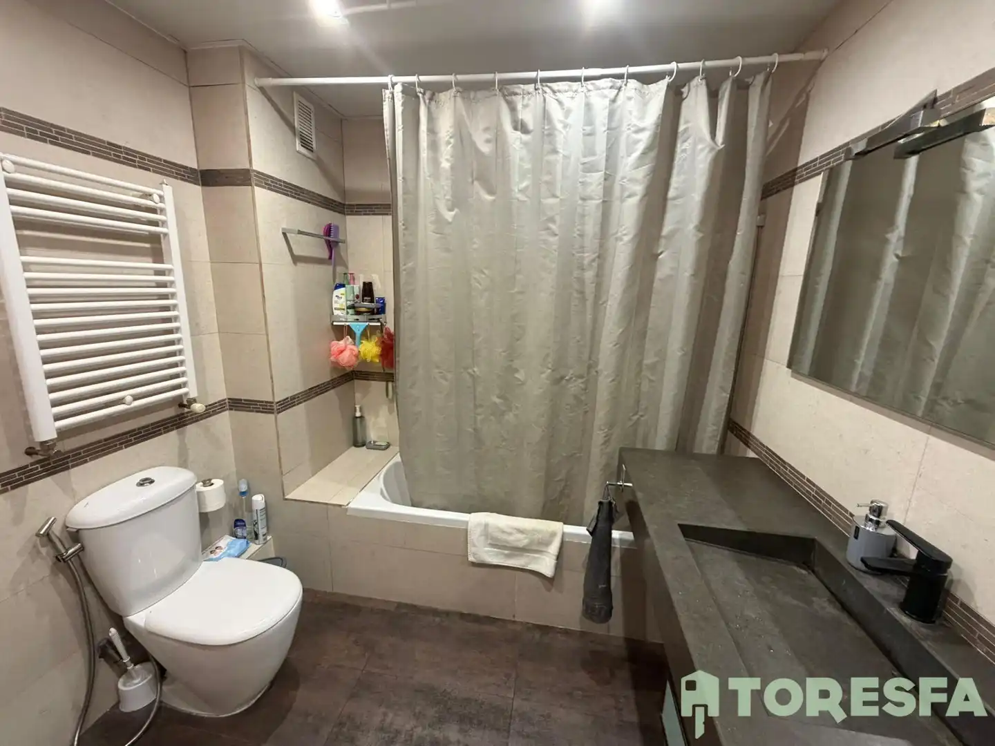 Bathroom of Flat for sale in Gavà  with Air Conditioner, Heating and Balcony