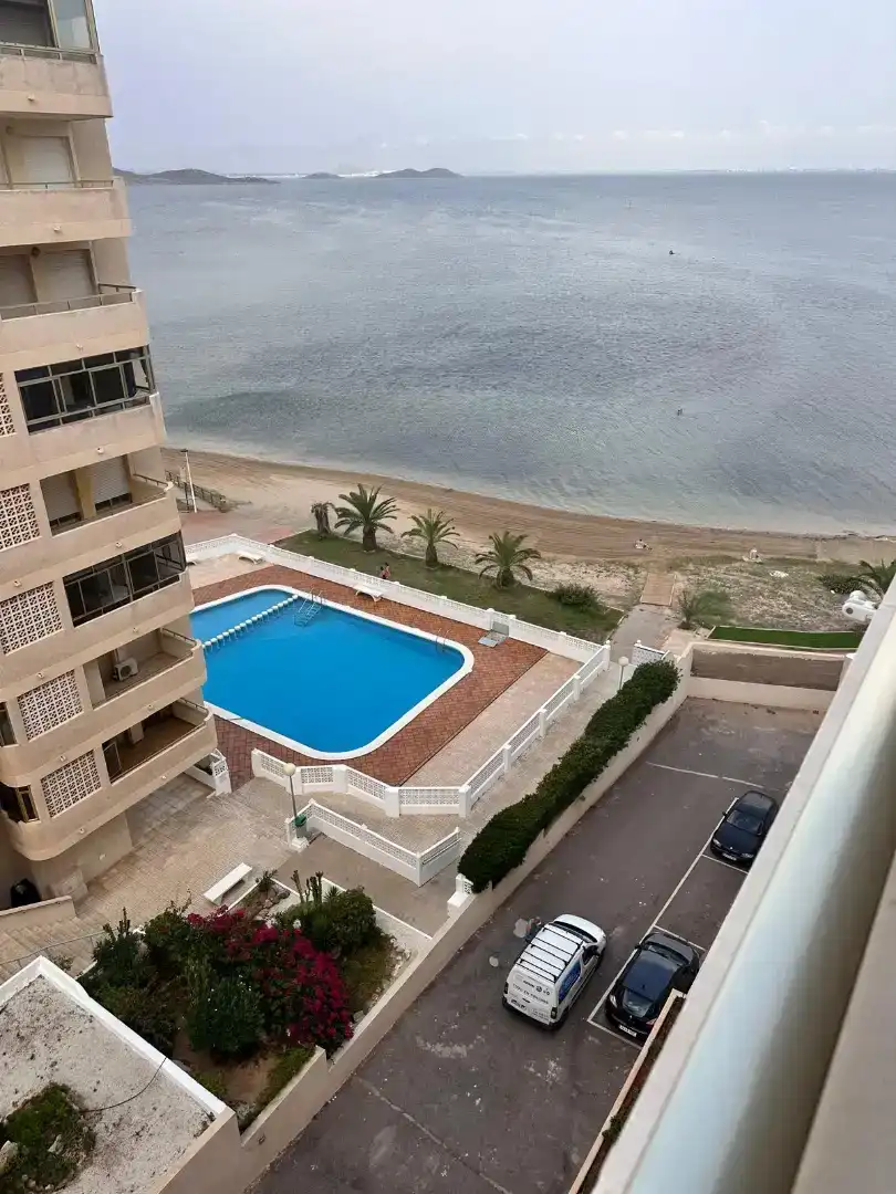 Piscina de Piso de alquiler en La Manga del Mar Menor con Jardín privado, Piscina y Amueblado