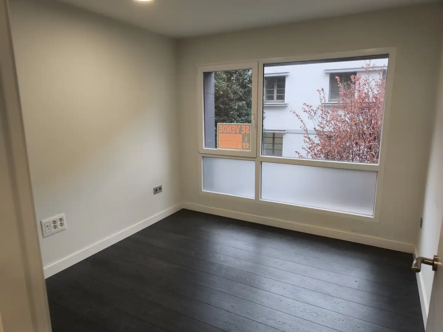 Office space with lift for sale in Calle Magnus Blikstad 2, imagen 2