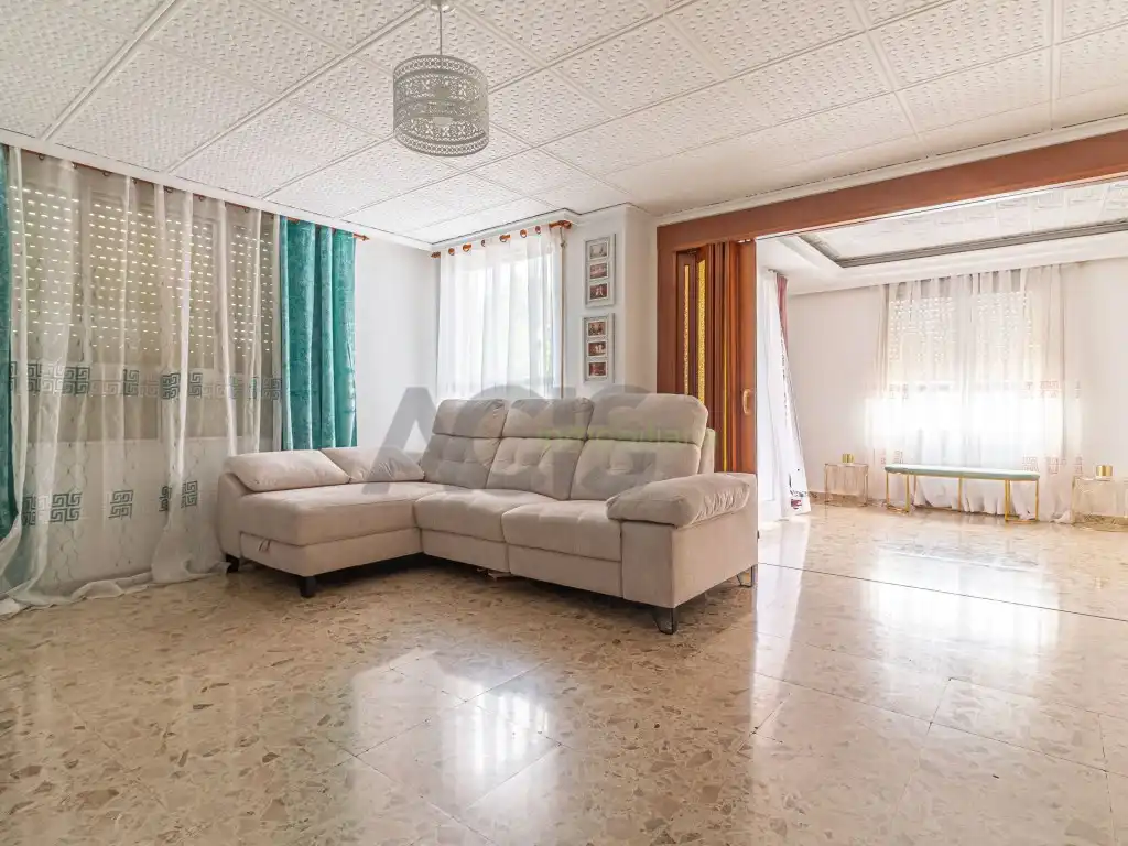 Sala d'estar de Pis en venda en L'Alcúdia amb Aire condicionat i Balcó