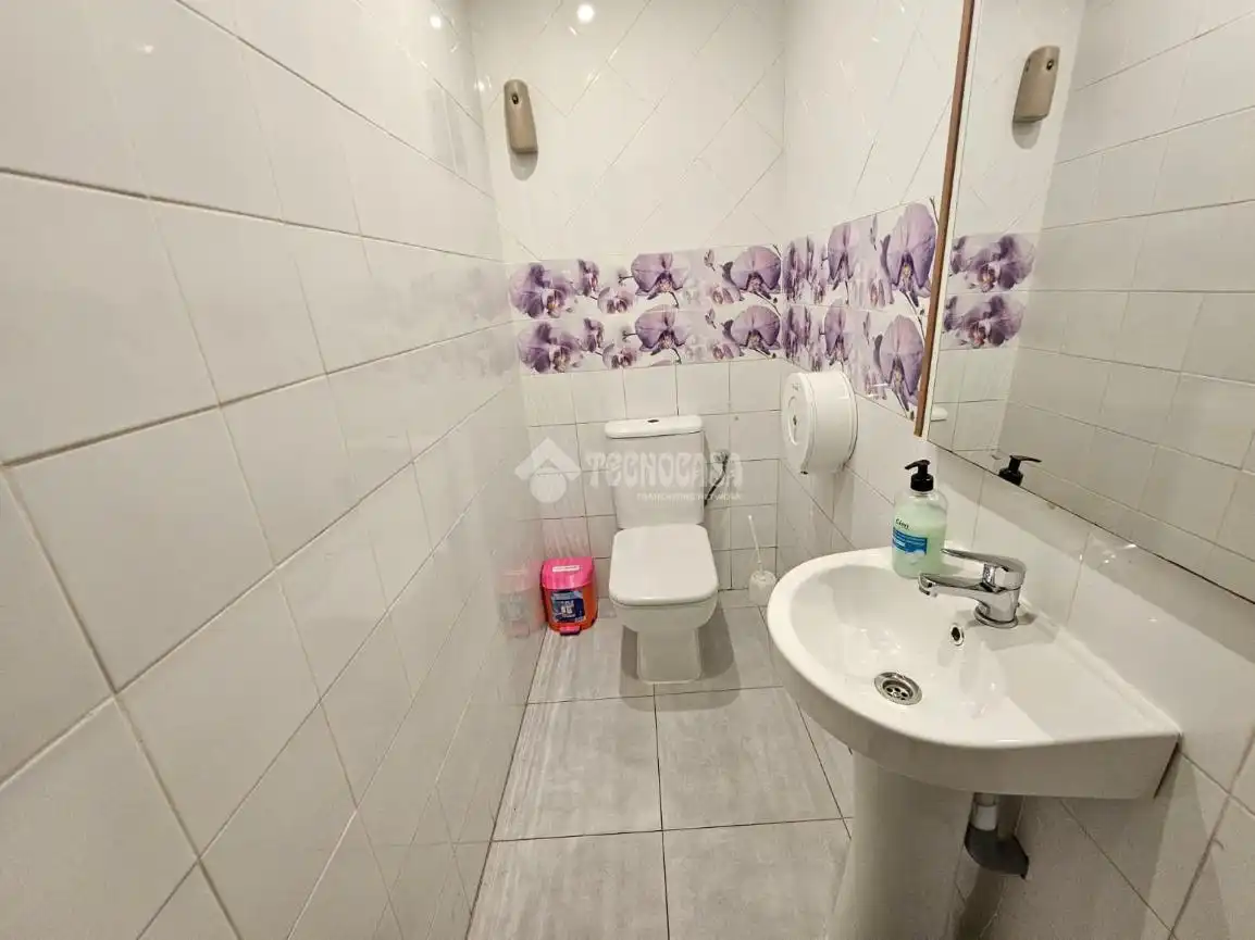 Baño de Local en venta en Carabanchel