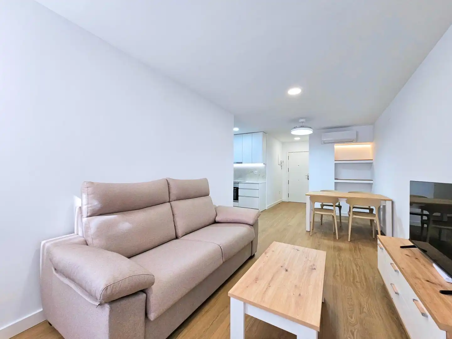 Living room of Flat for rent in Cartagena  with Air Conditioner and Furnished