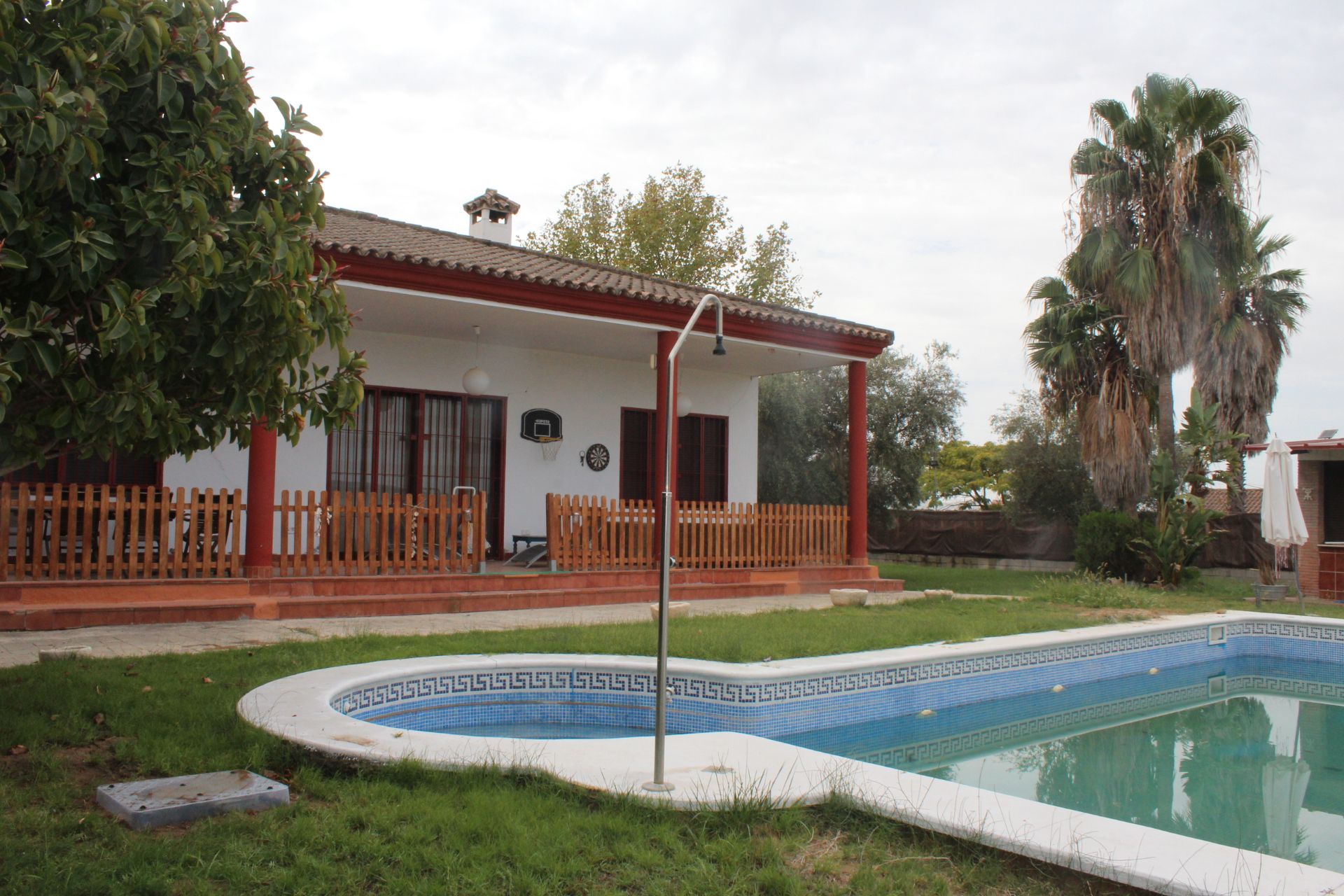 Piscina de Casa o xalet en venda en Villaverde del Río amb Aire condicionat, Jardí privat i Traster