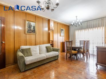 Piso con ascensor en venta en Calle de Eugenio Sellés