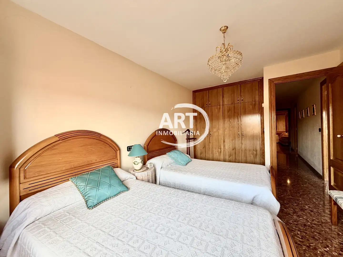 Dormitori de Casa o xalet en venda en Cedrillas amb Calefacció, Terrassa i Traster
