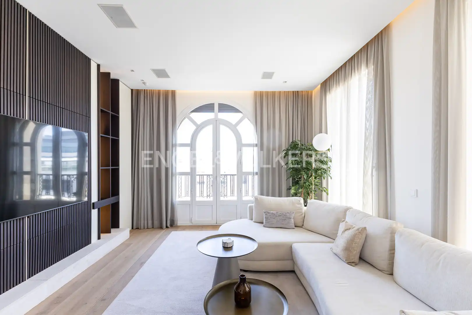 Sala d'estar de Àtic de lloguer en Madrid amb Aire condicionat, Calefacció i Terrassa