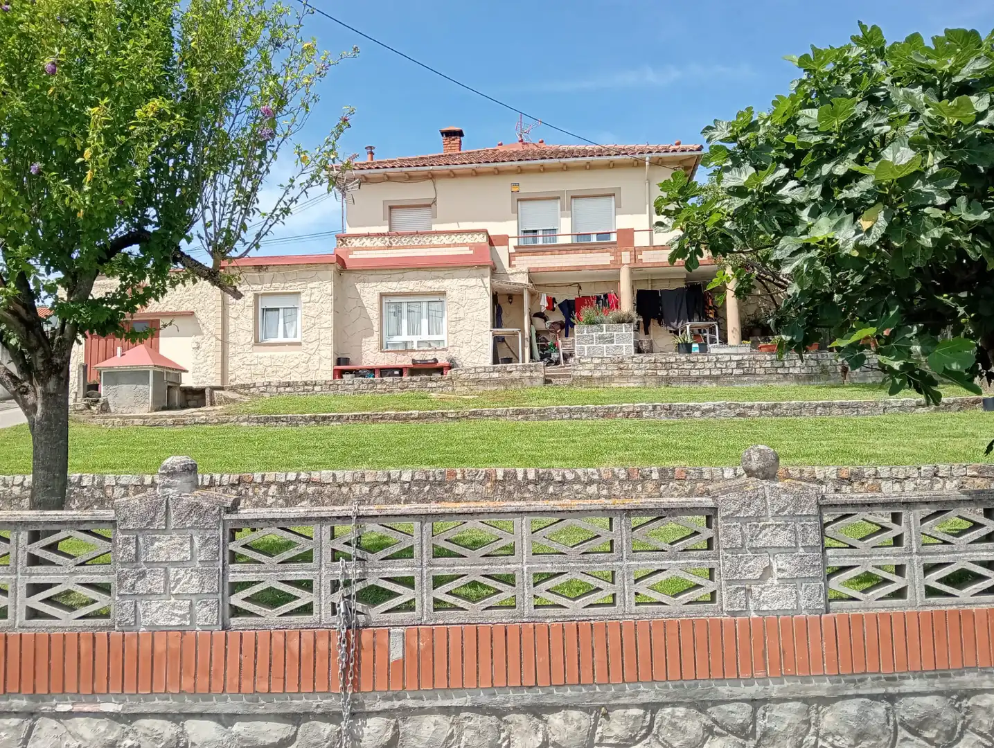 Casa con jardín en venta en Calle Lluja