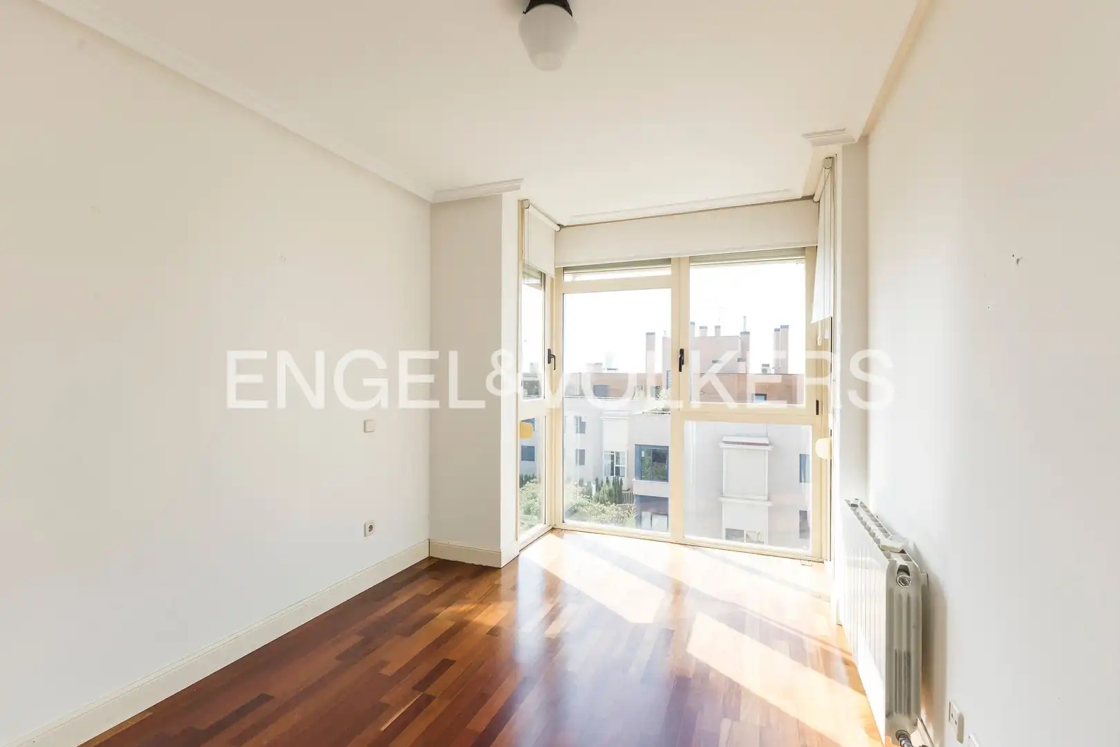 Bedroom of Flat for sale in Madrid  with Air Conditioner, Heating and Swimming Pool