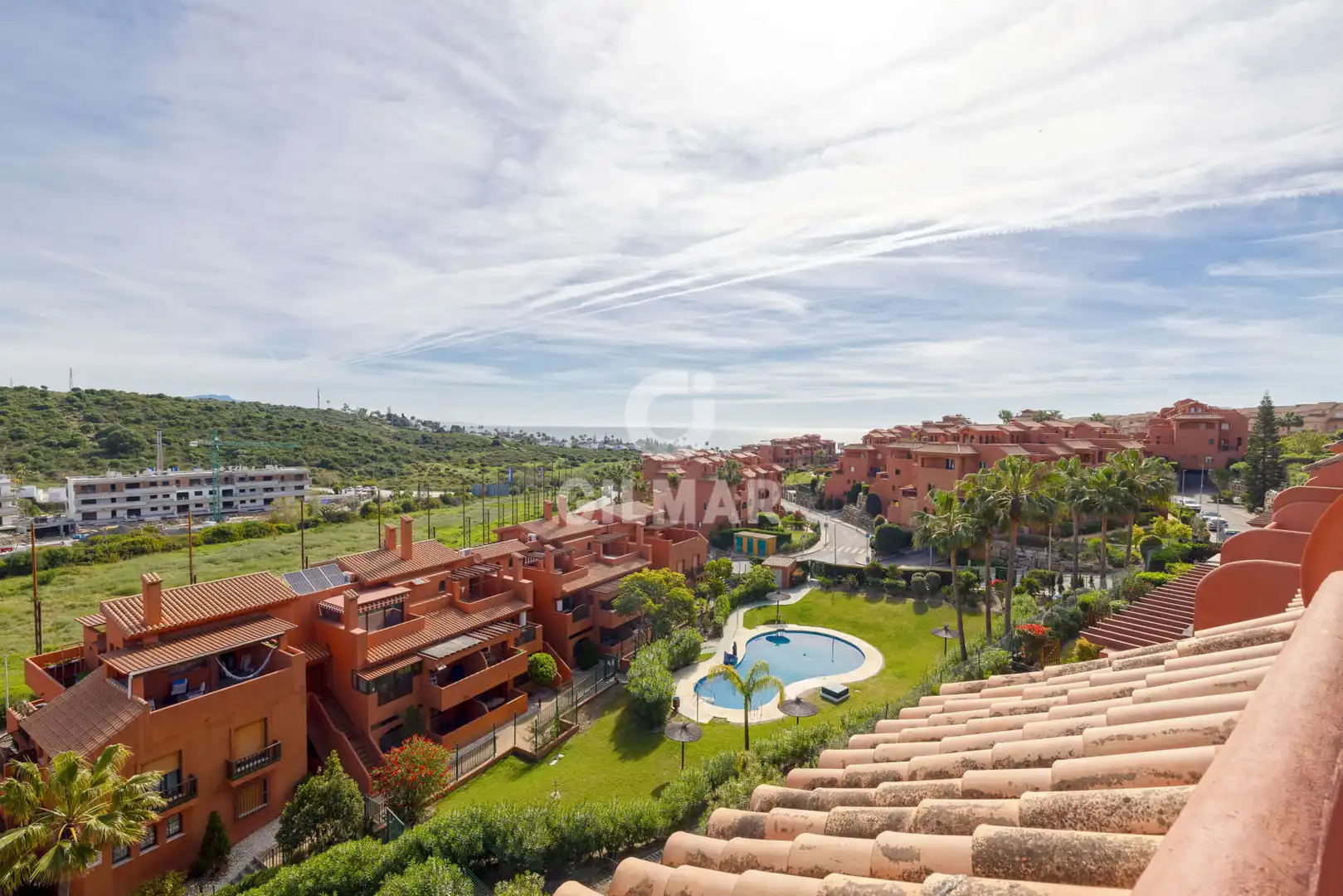 Vista exterior de Dúplex en venda en Estepona amb Traster, Piscina i Balcó