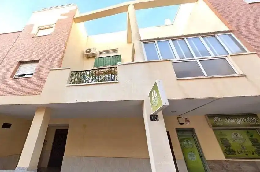 Vista exterior de Piso en venta en  Almería Capital