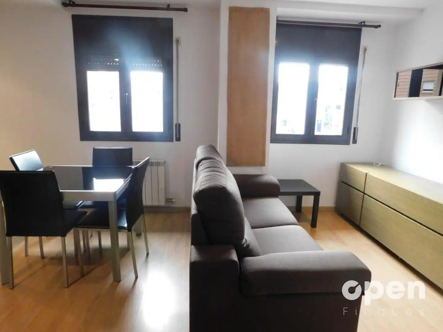 Sala d'estar de Pis en venda en Terrassa amb Calefacció i Parquet