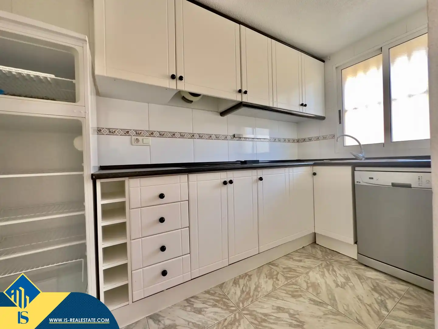 Kitchen of Flat for sale in Torrevieja  with Terrace, Furnished and Community pool