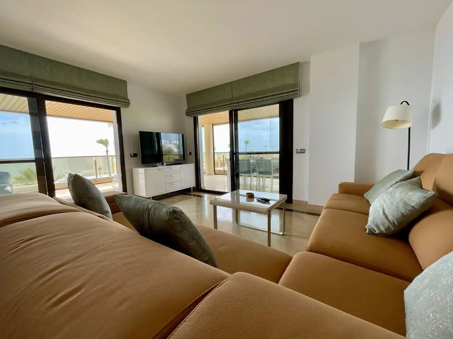 Piso con terraza en venta en N-340 147, imagen 2