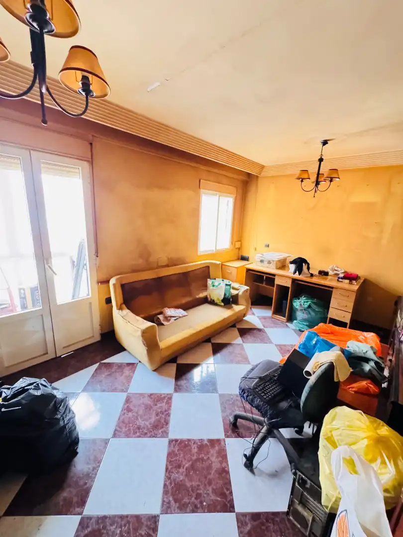 Living room of Flat for sale in Valladolid  with Heating, Terrace and Furnished