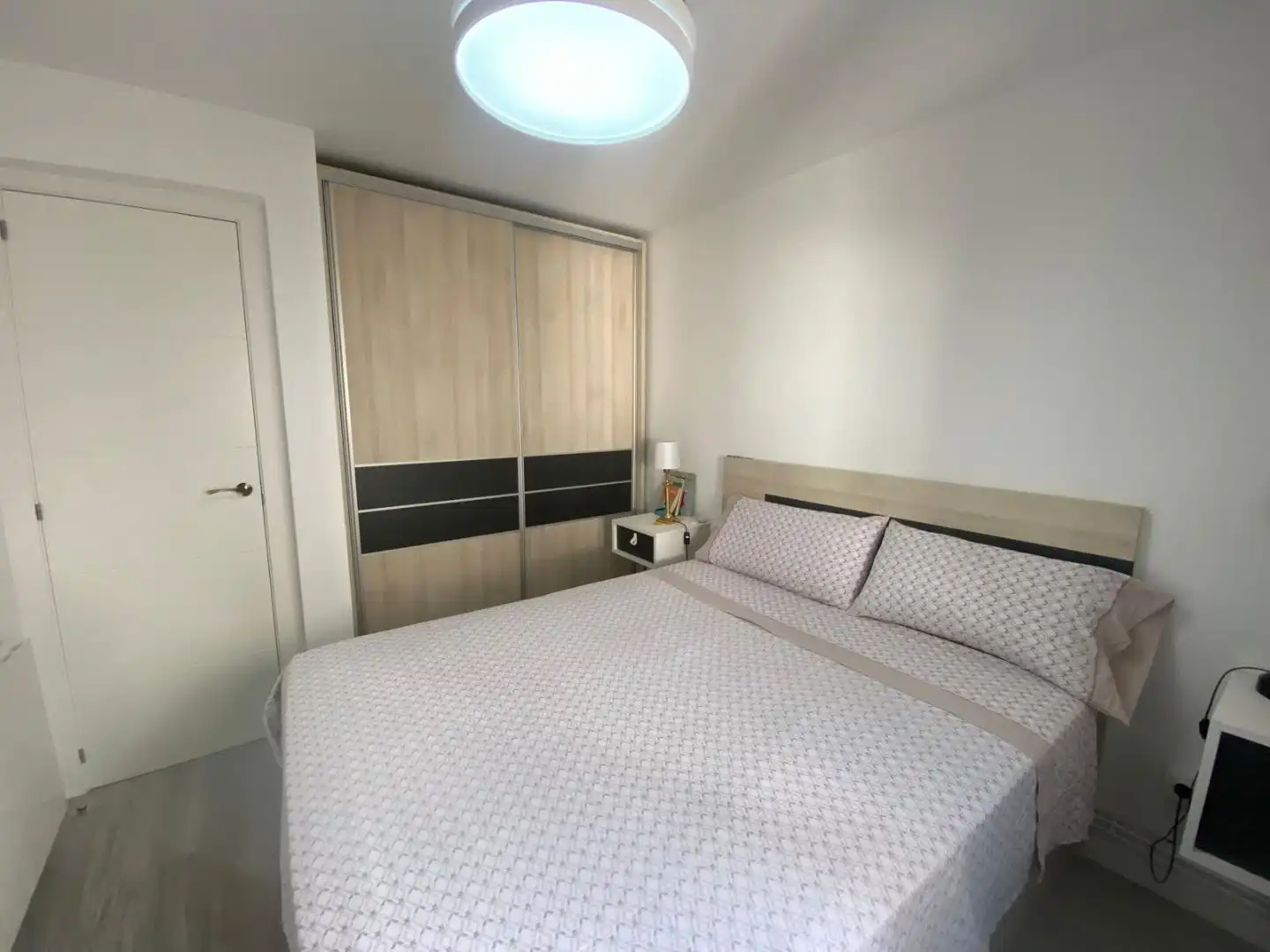 Dormitori de Pis en venda en Badalona amb Aire condicionat, Terrassa i Balcó
