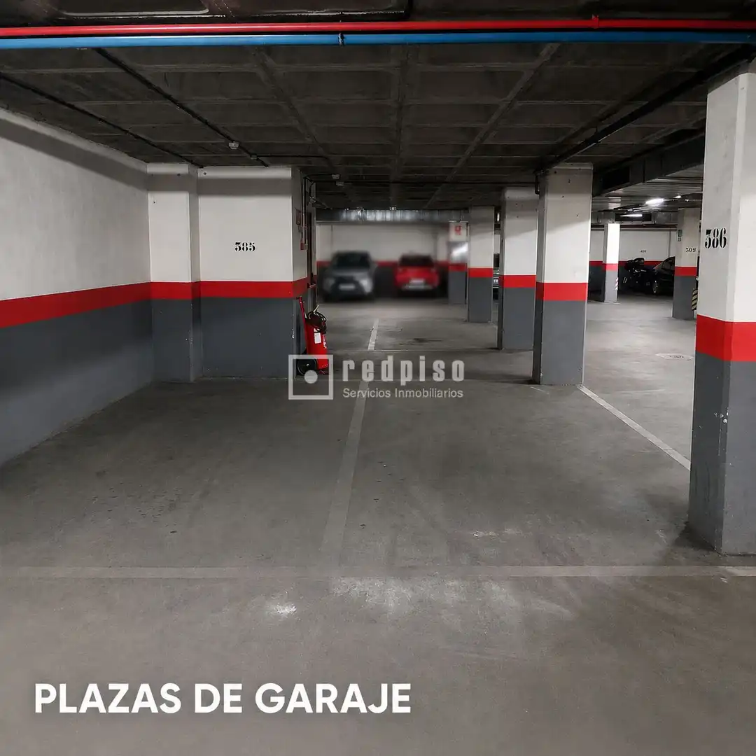 Aparcament de Pis de lloguer en Madrid amb Aire condicionat, Calefacció i Jardí privat