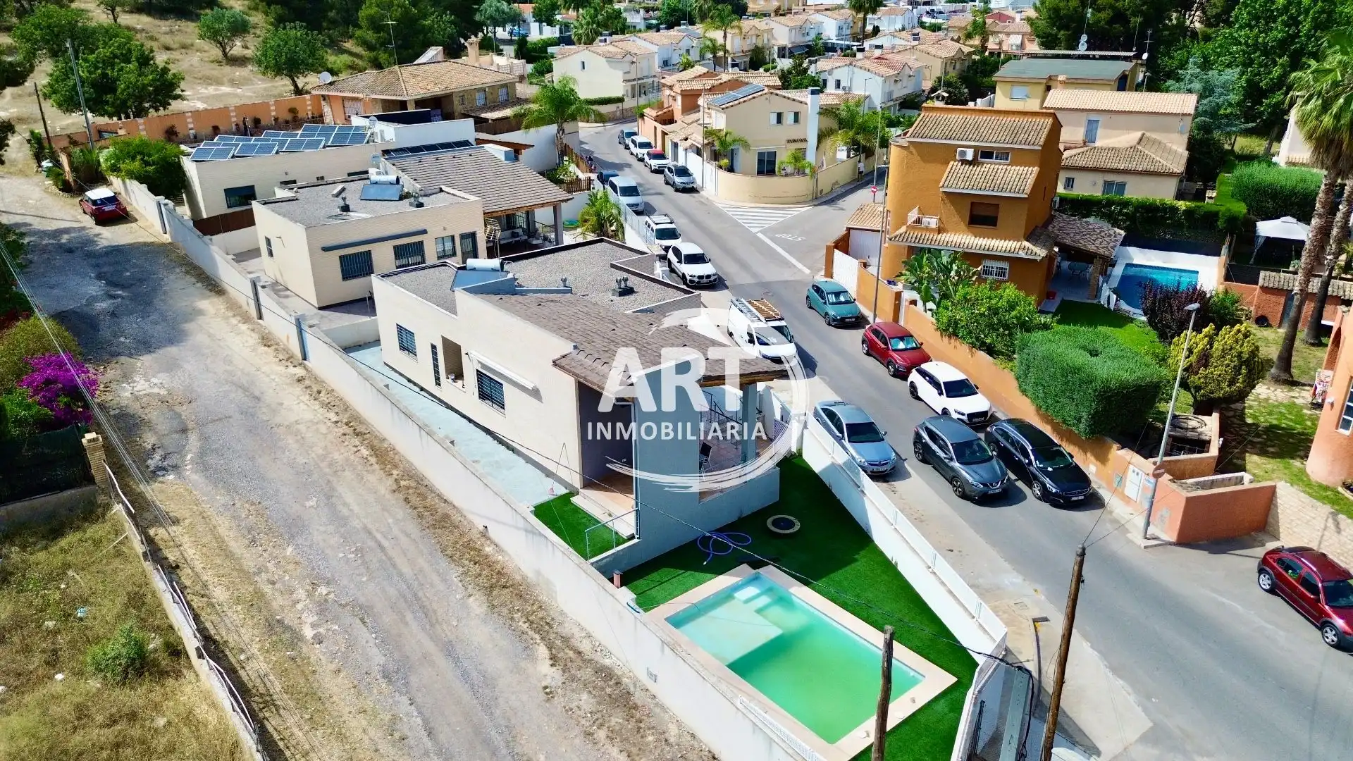 Vista exterior de Casa o xalet en venda en La Pobla de Vallbona amb Aire condicionat, Calefacció i Jardí privat