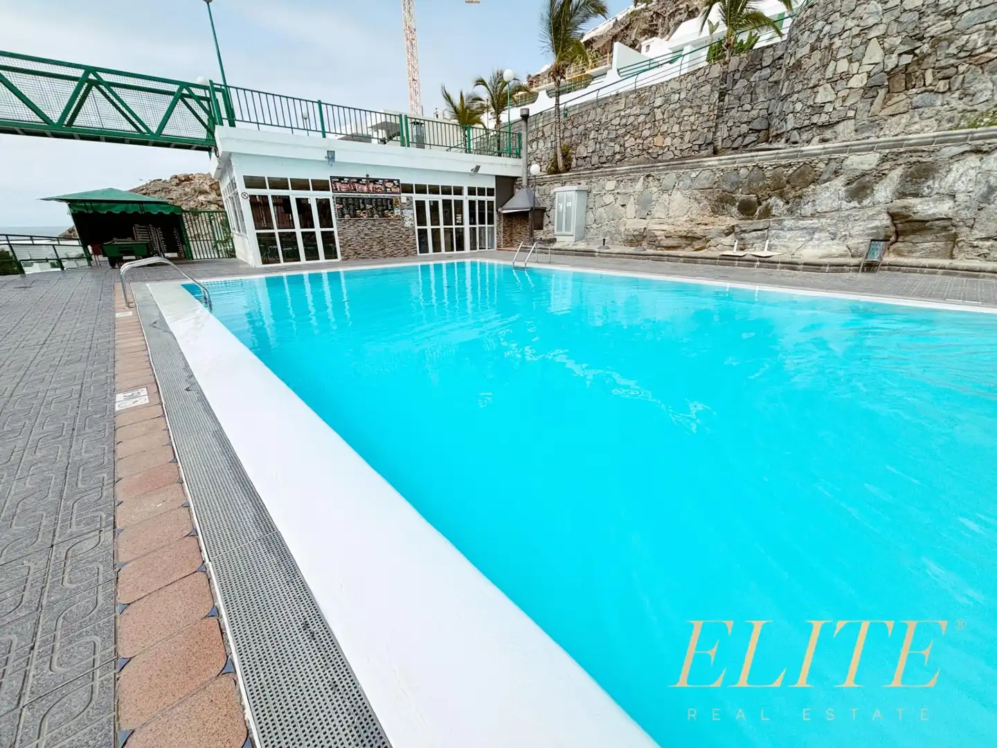 Piscina de Apartament en venda en Mogán amb Aire condicionat, Jardí privat i Terrassa