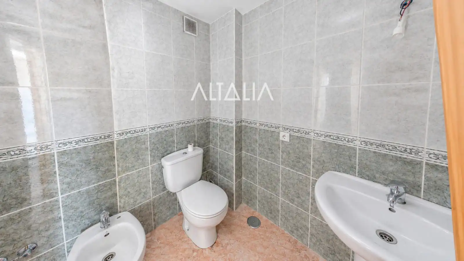 Bathroom of Flat for sale in Huete, Cuenca