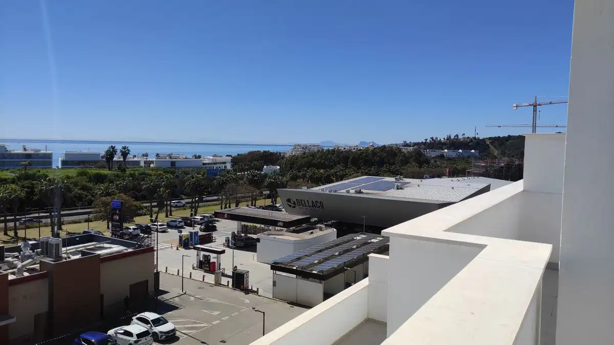 Penthouse with pool for sale in Estepona - Estepona,Centro,Avenida Juan Carlos I, imagen 5