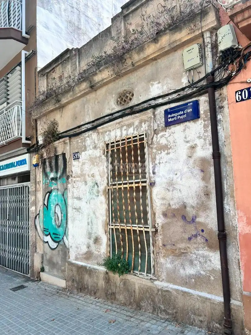 Vista exterior de Residencial en venta en Badalona