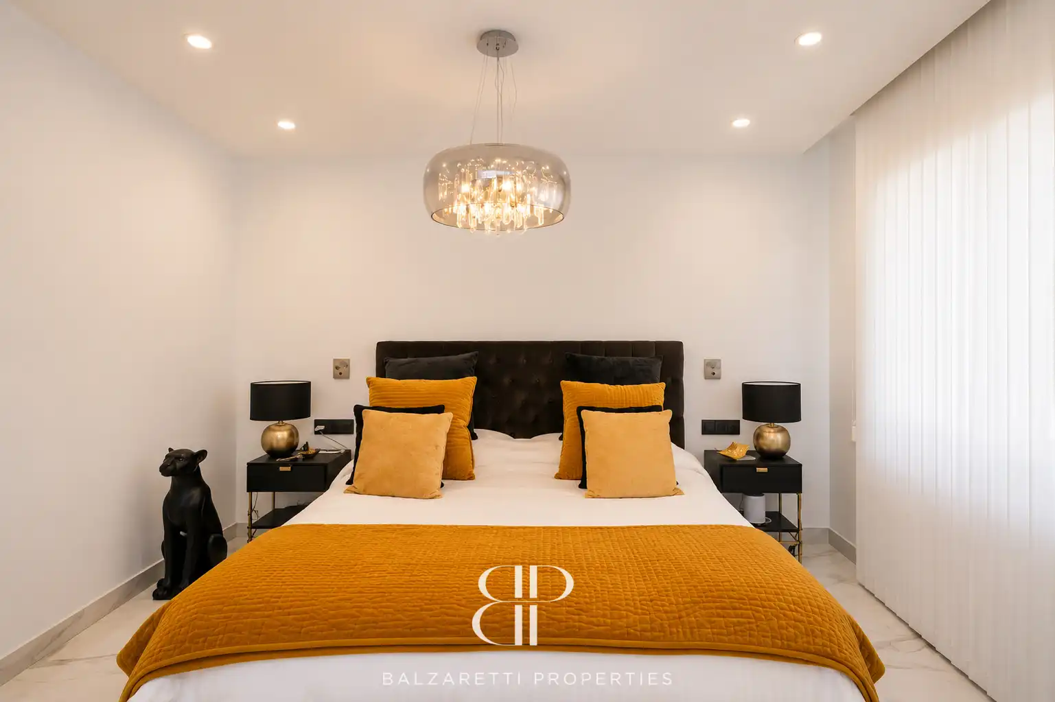 Schlafzimmer von Haus oder Chalet zum Verkauf in Canet de Mar mit Klimaanlage, Heizung und Privatgarten