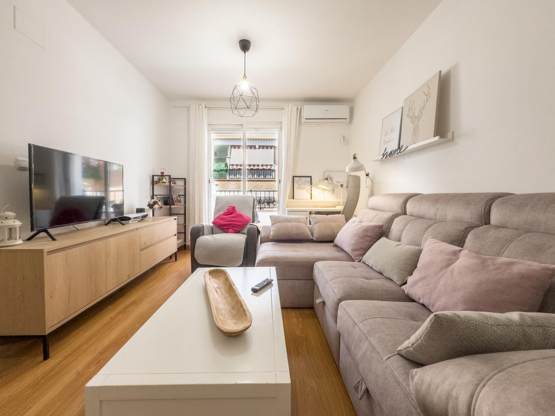 Living room of Flat for sale in Churriana de la Vega  with Air Conditioner, Heating and Terrace