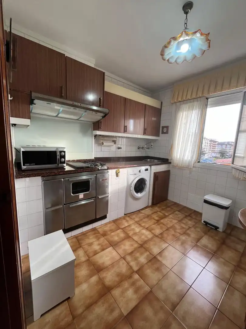 Cocina de Piso en venta en Colindres con Calefacción, Terraza y Amueblado