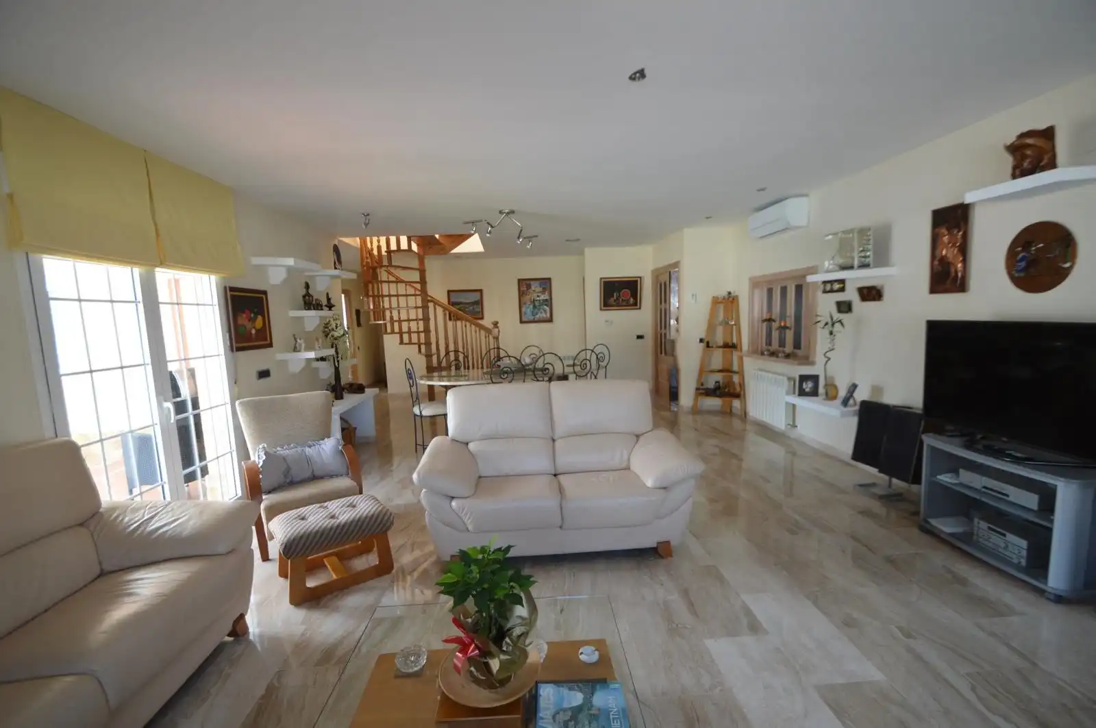 Sala d'estar de Casa o xalet en venda en Vinaròs amb Aire condicionat, Calefacció i Jardí privat
