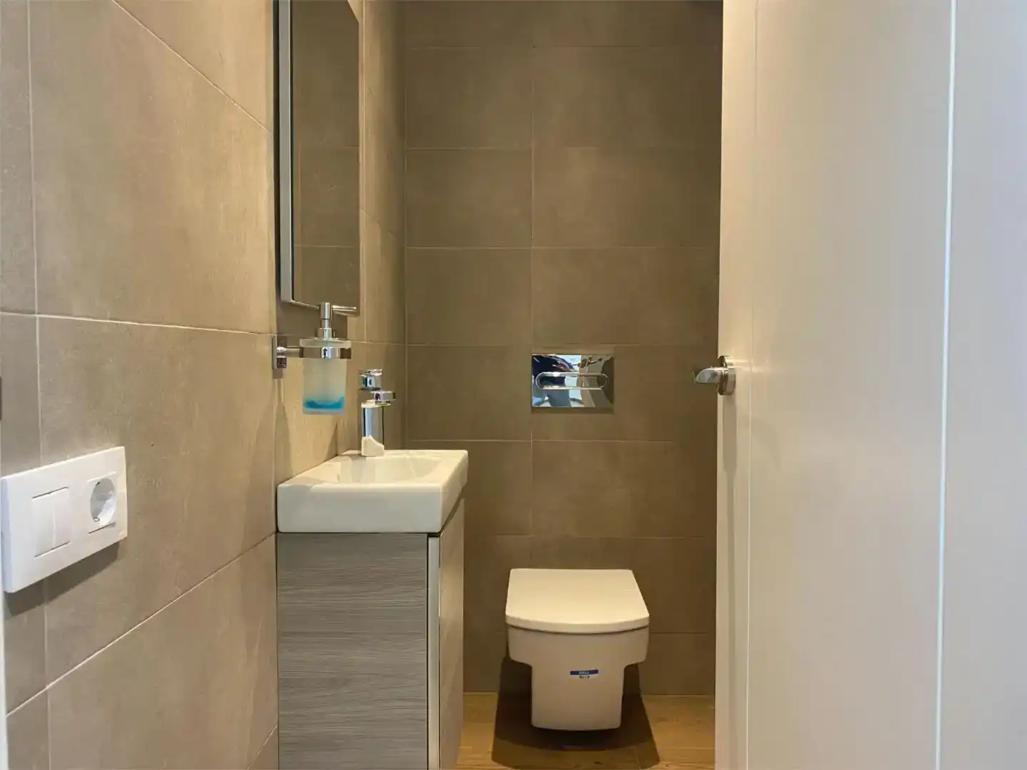 Badezimmer von Wohnung zum Verkauf in Calafell mit Klimaanlage, Schwimmbad und Balkon