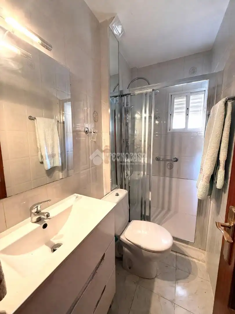 Badezimmer von Wohnung zum Verkauf in Madrid mit Klimaanlage, Heizung und Terrasse