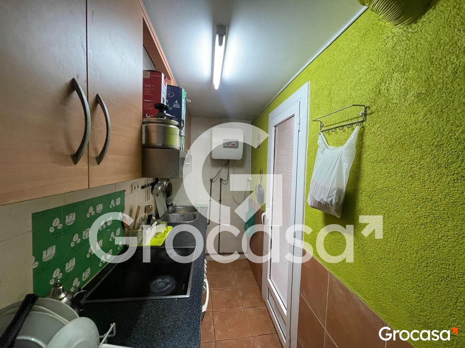 Kitchen of Flat for sale in Mataró  with Oven, TV and Internet